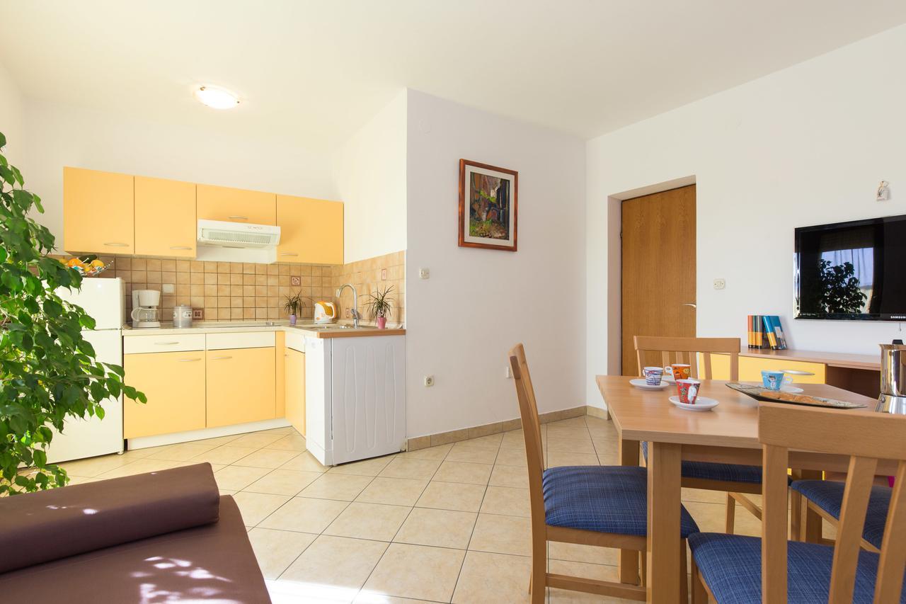Apartment Julijana Krk Town Dış mekan fotoğraf